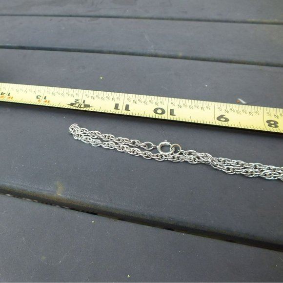 Large White Face Lion Necklace, Red and Silver Colors on Large Alloy Chain - Picture 8 of 8